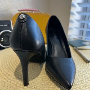 MICHAEL KORS Dorothy flex pump, Black 6.5”